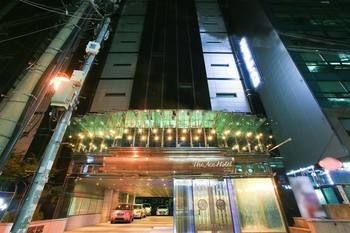 Hotel Front - Evening/Night
