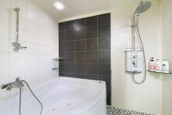 Jetted Tub