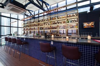 Hotel Bar