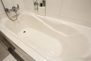 Deep Soaking Bathtub