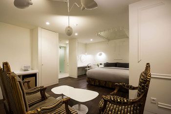 Guestroom