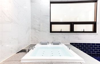 Jetted Tub