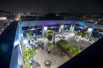 Hotel Lounge