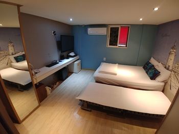 Guestroom