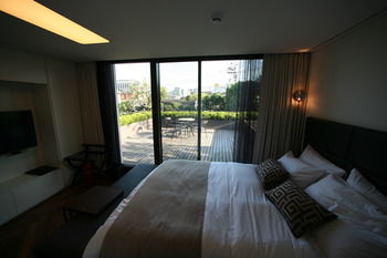 Guestroom View