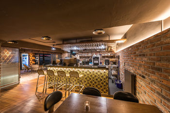 Hotel Bar