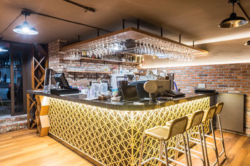 Hotel Bar