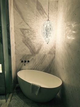Deep Soaking Bathtub
