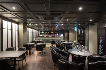 Hotel Bar