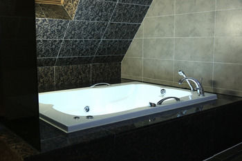 Jetted Tub