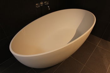 Deep Soaking Bathtub