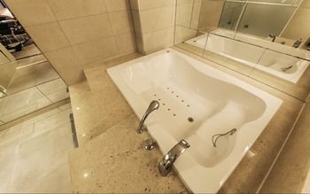 Jetted Tub