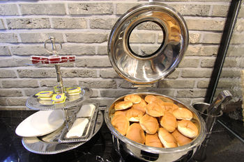 Snack Bar