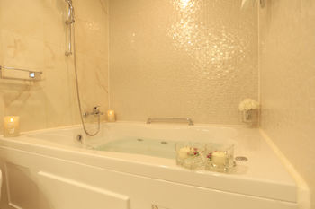 Jetted Tub