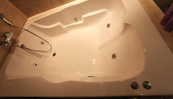 Jetted Tub