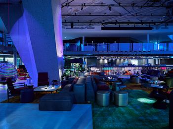 Hotel Lounge