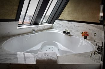 Jetted Tub