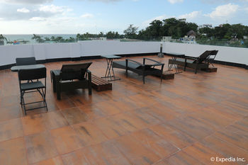 Sundeck