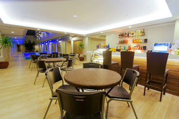 Poolside Bar