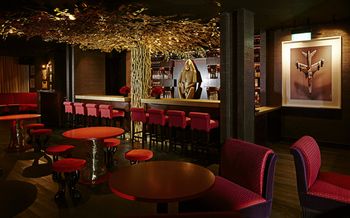 Hotel Bar