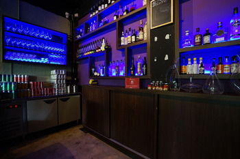 Hotel Bar