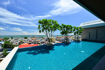 Infinity Pool