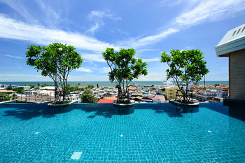 Infinity Pool