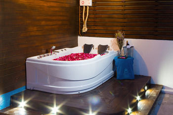 Jetted Tub