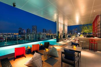 Poolside Bar