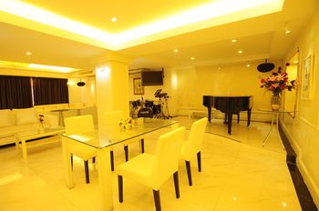 Karaoke Room