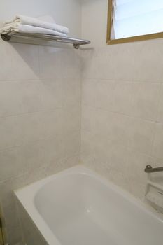 Deep Soaking Bathtub