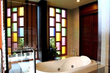 Jetted Tub