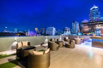 Hotel Bar