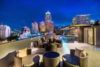 Poolside Bar