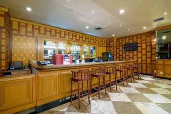 Hotel Bar