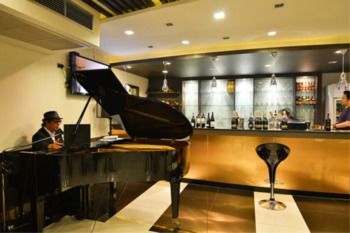 Hotel Bar
