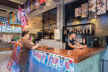 Hotel Bar