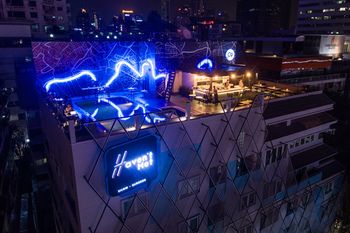 Hotel Bar
