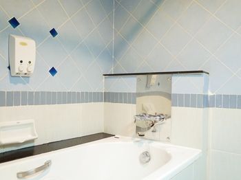 Deep Soaking Bathtub