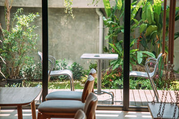 Coffee Shop