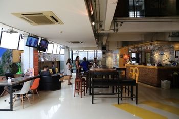 Hotel Bar