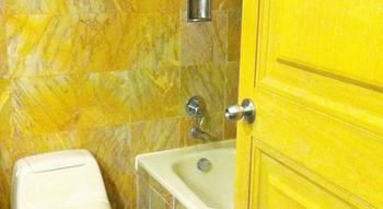 Deep Soaking Bathtub