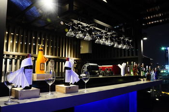 Poolside Bar