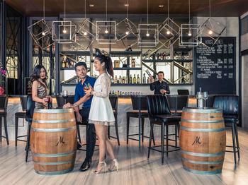 Hotel Bar