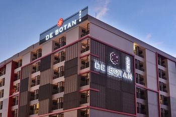 Hotel Front - Evening/Night