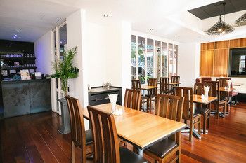 Hotel Bar
