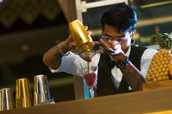 Hotel Bar