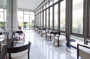 Hotel Lounge