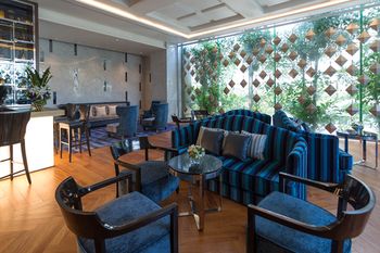 Hotel Lounge
