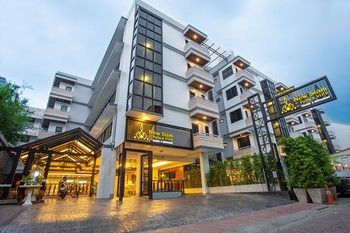 Hotel Front - Evening/Night